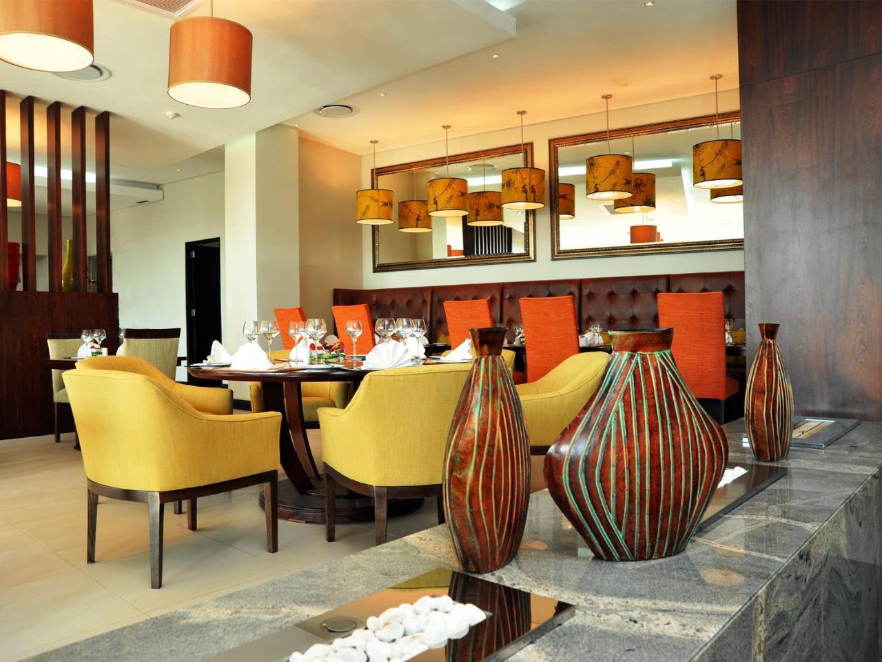 The Fairway Hotel, Spa & Golf Resort Randburg Exterior foto